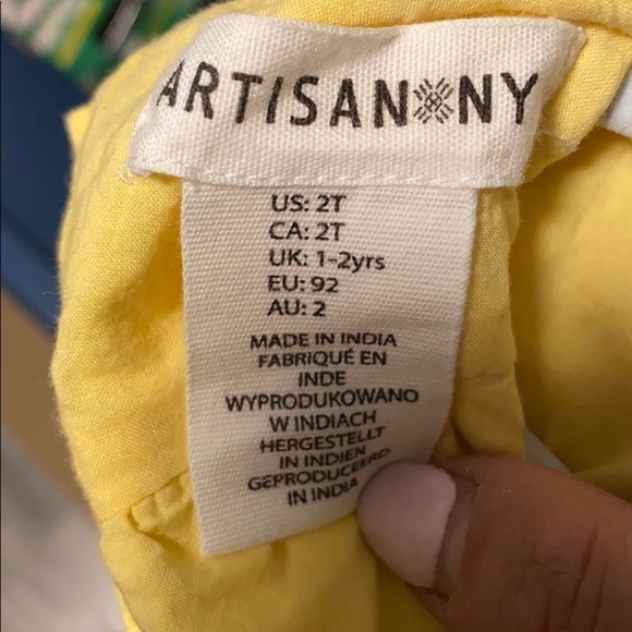 YELLOW top/dress. Size 2T - Picture 3 of 3